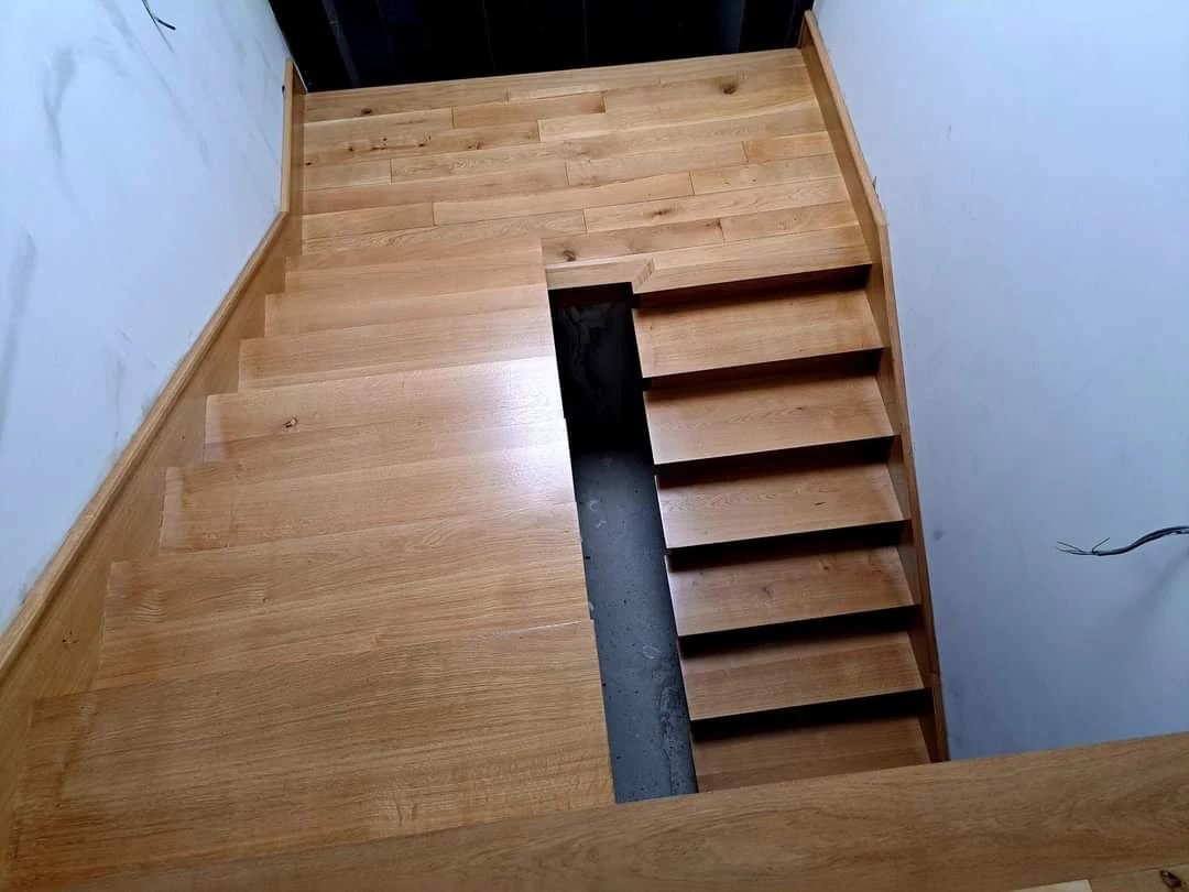 Escalier en chêne massif
